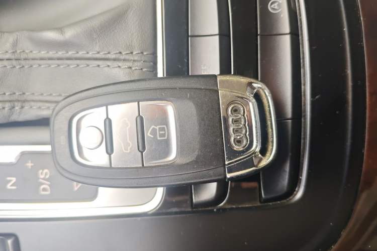 Used Audi A4L 2013 35 TFSI Automatic Comfort Model Vehicle Key
