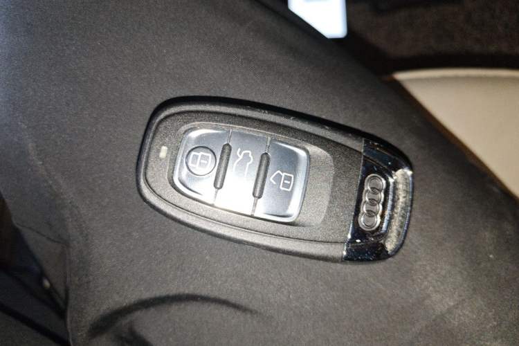 Used Audi A4L 2013 35 TFSI Automatic Comfort Model Vehicle Key