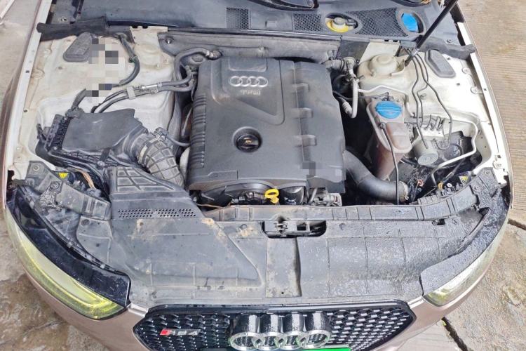Used Audi A4L 2013 35 TFSI Automatic Standard Model Engine Bay