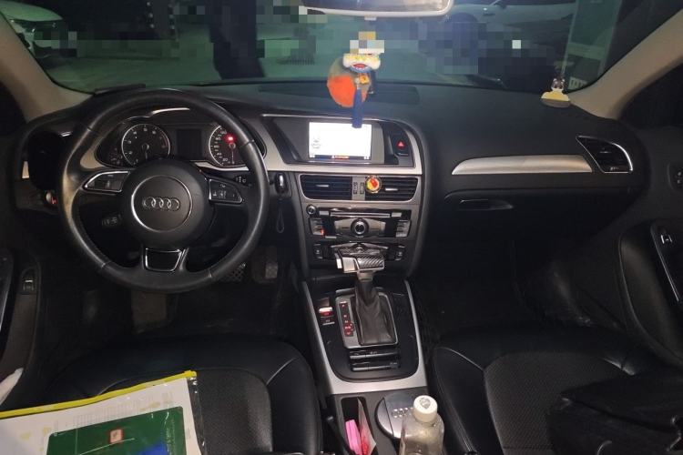 Used Audi A4L 2013 35 TFSI Automatic Standard Model Center Console