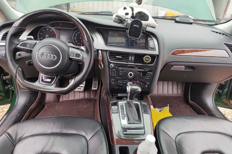 Used Audi A4L 2013 35 TFSI Automatic Comfort Model Center Console