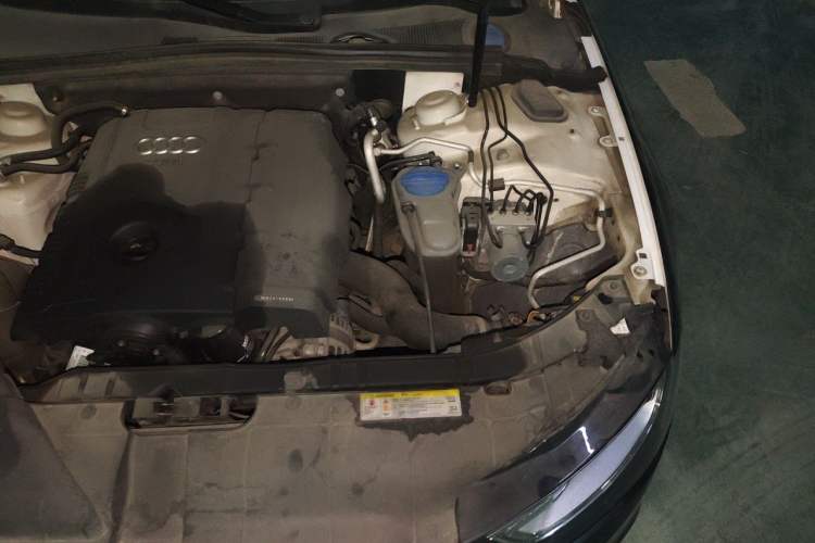 Used Audi A4L 2013 35 TFSI Automatic Standard Model Engine Bay Left