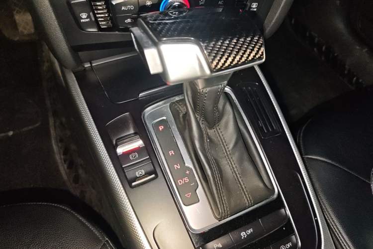 Used Audi A4L 2013 35 TFSI Automatic Standard Model Gear Lever