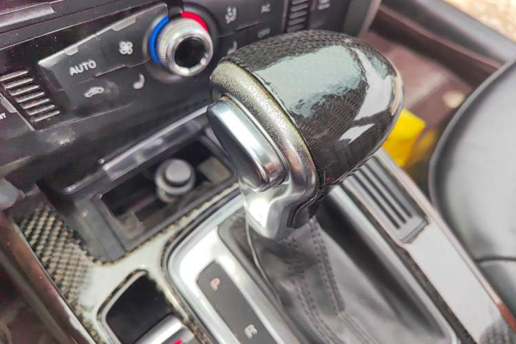 Used Audi A4L 2013 35 TFSI Automatic Comfort Model Gear Lever