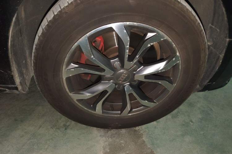 Used Audi A4L 2013 35 TFSI Automatic Standard Model Right Front Wheel Hub