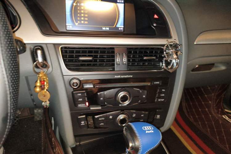 Used Audi A4L 2013 35 TFSI Automatic Standard Model Audio And AC Panel