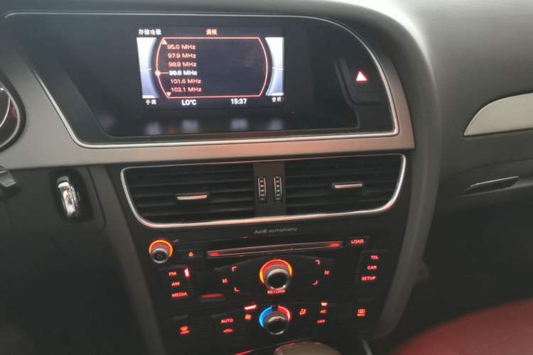 Used Audi A4L 2013 35 TFSI Automatic Standard Model Audio And AC Panel