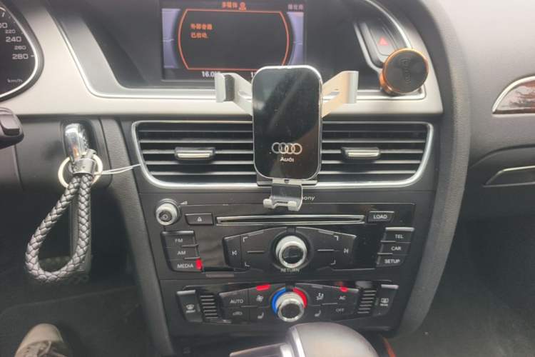 Used Audi A4L 2013 35 TFSI Automatic Comfort Model Audio And AC Panel