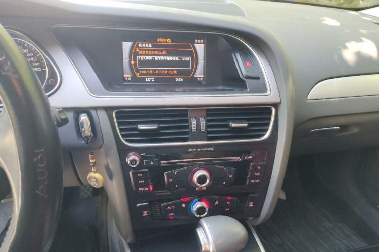 Used Audi A4L 2013 35 TFSI Automatic Standard Model Audio And AC Panel