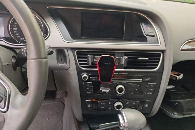 Used Audi A4L 2013 35 TFSI Automatic Comfort Model Audio And AC Panel