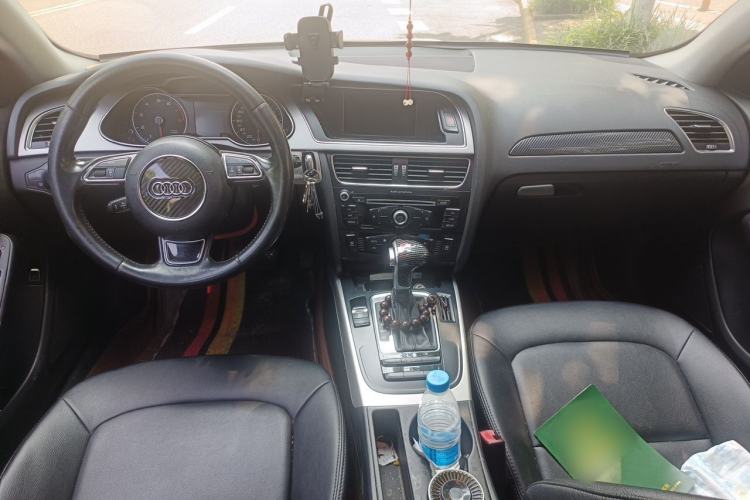 Used Audi A4L 2013 35 TFSI Automatic Standard Model Center Console