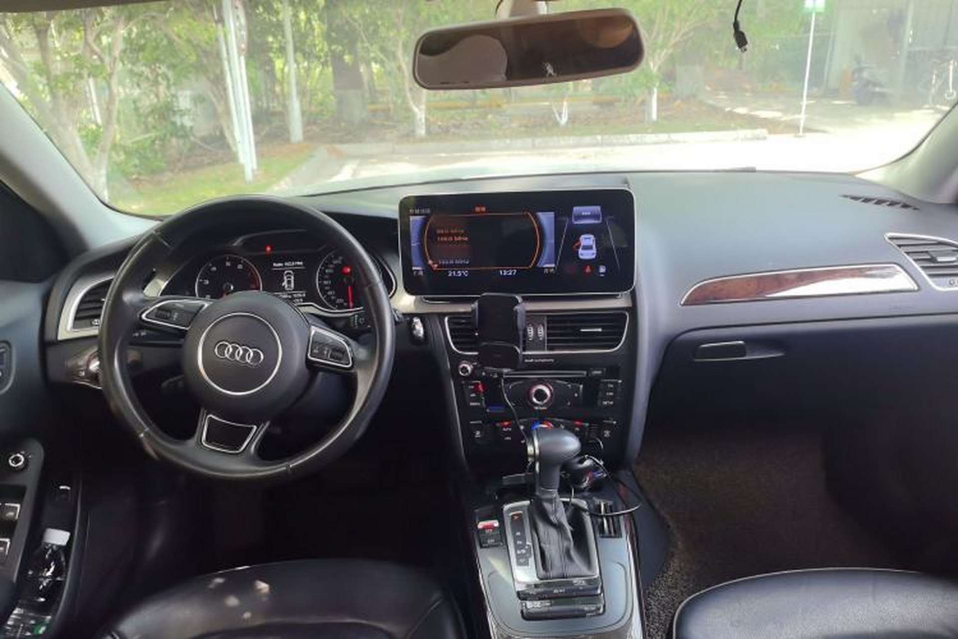 Used Audi A4L 2013 35 TFSI Automatic Standard Model Center Console