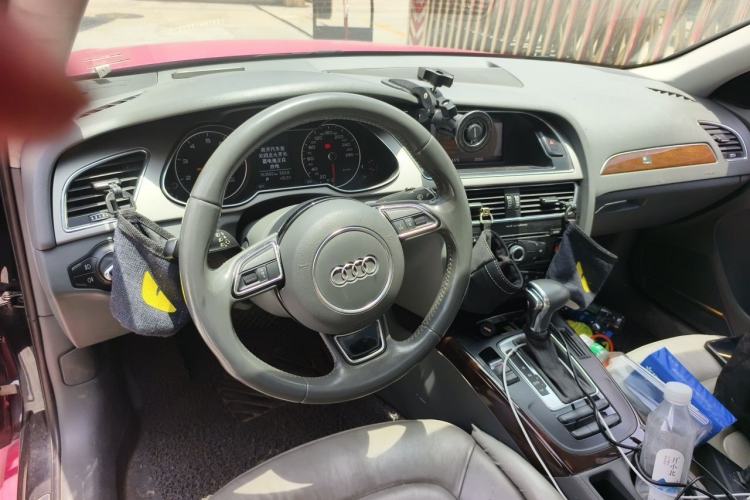 Used Audi A4L 2013 35 TFSI Automatic Standard Model Center Console