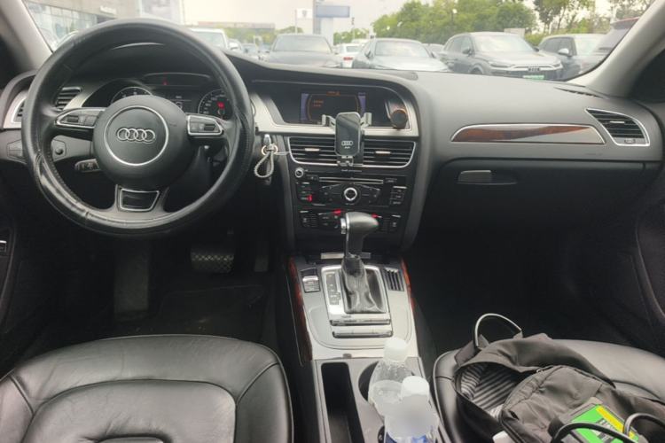 Used Audi A4L 2013 35 TFSI Automatic Comfort Model Center Console
