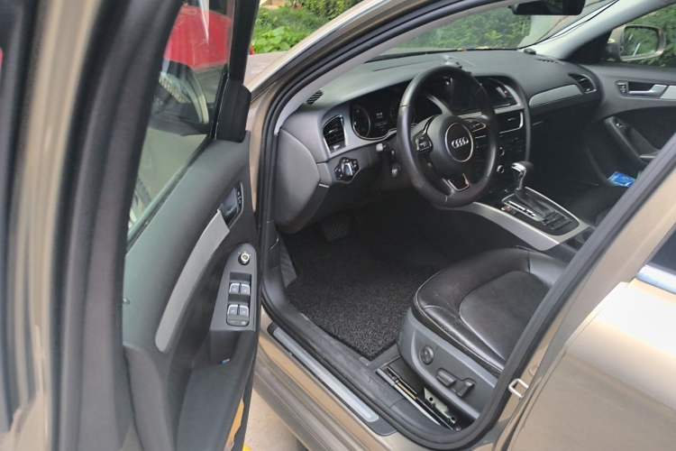 Used Audi A4L 2013 35 TFSI Automatic Standard Model Driver Seat