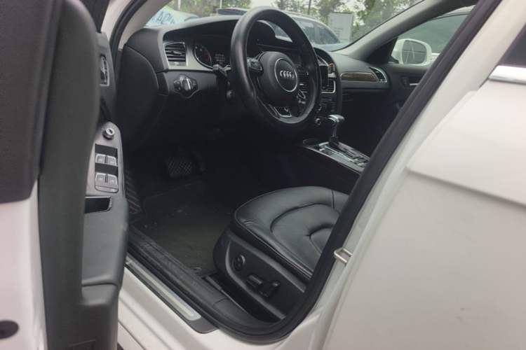 Used Audi A4L 2013 35 TFSI Automatic Comfort Model Driver Seat