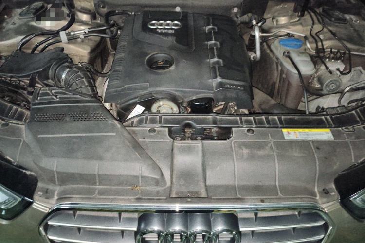Used Audi A4L 2013 35 TFSI Automatic Standard Model Engine Bay