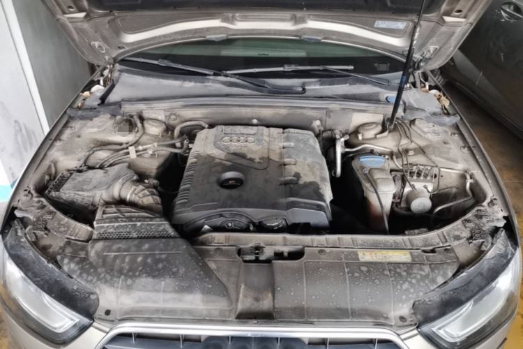 Used Audi A4L 2013 35 TFSI Automatic Standard Model Engine Bay