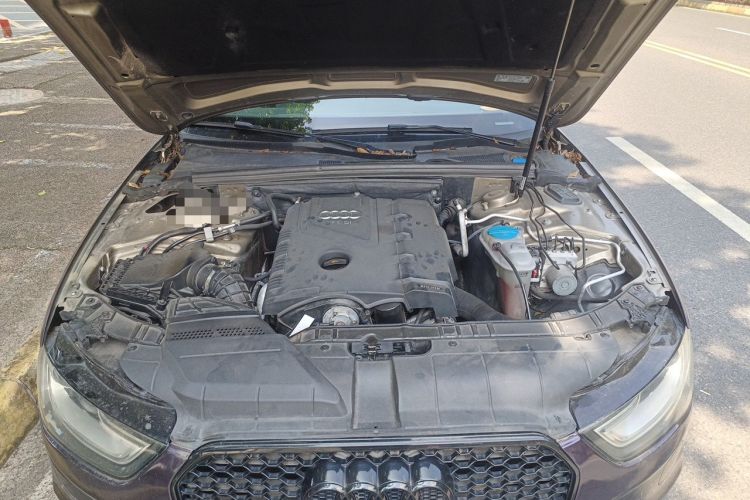 Used Audi A4L 2013 35 TFSI Automatic Standard Model Engine Bay
