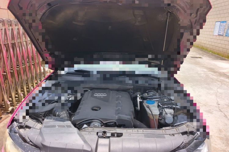 Used Audi A4L 2013 35 TFSI Automatic Standard Model Engine Bay