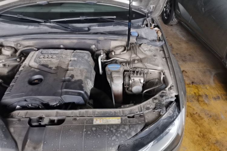 Used Audi A4L 2013 35 TFSI Automatic Standard Model Engine Bay Left