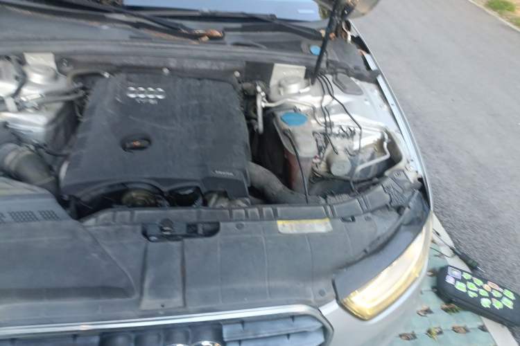 Used Audi A4L 2013 40 TFSI quattro Individual Sport Edition Engine Bay Left