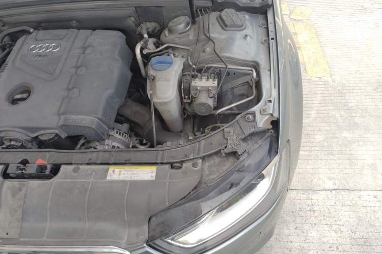 Used Audi A4L 2013 35 TFSI Automatic Standard Model Engine Bay Left