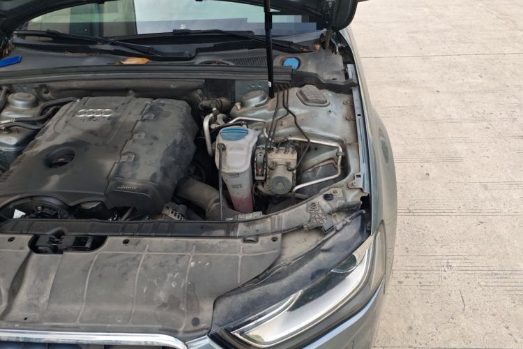 Used Audi A4L 2013 35 TFSI Automatic Comfort Model Engine Bay Left