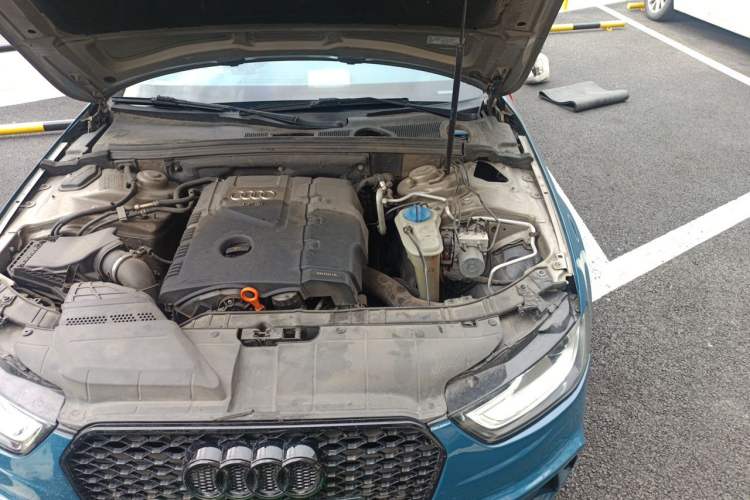 Used Audi A4L 2013 35 TFSI Automatic Standard Model Engine Bay Left