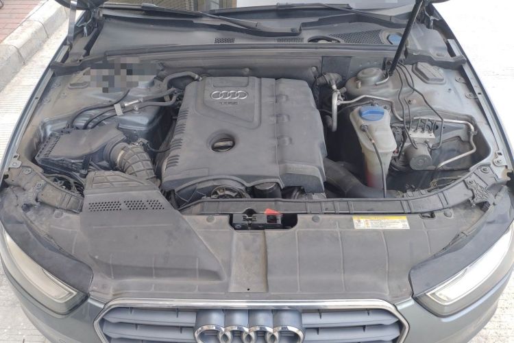 Used Audi A4L 2013 35 TFSI Automatic Standard Model Engine Bay