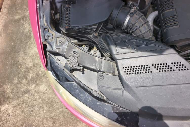 Used Audi A4L 2013 35 TFSI Automatic Standard Model Engine Bay Right