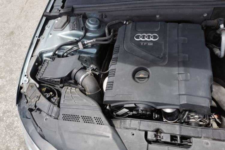 Used Audi A4L 2013 35 TFSI Automatic Comfort Model Engine Bay Right