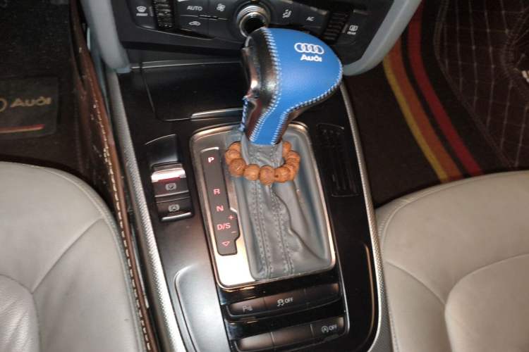 Used Audi A4L 2013 35 TFSI Automatic Standard Model Gear Lever