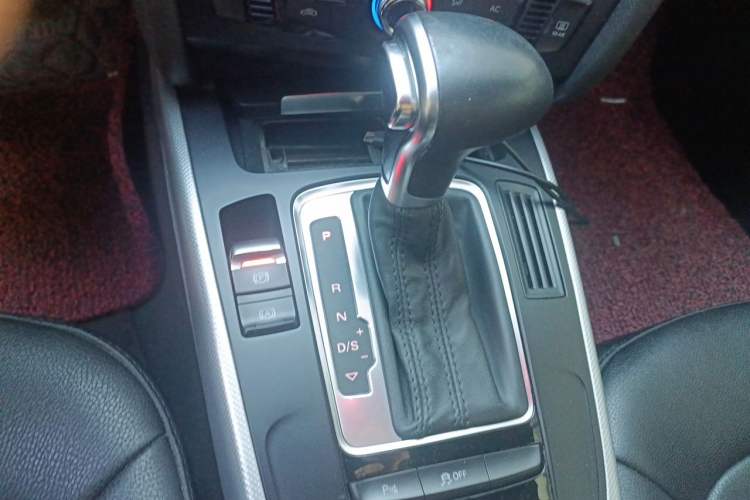Used Audi A4L 2013 40 TFSI quattro Individual Sport Edition Gear Lever
