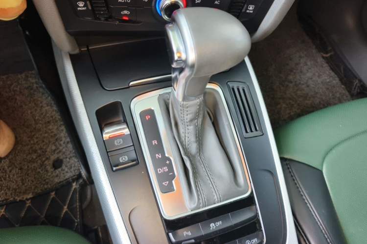 Used Audi A4L 2013 35 TFSI Automatic Standard Model Gear Lever