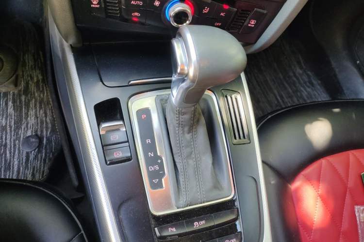 Used Audi A4L 2013 35 TFSI Automatic Standard Model Gear Lever