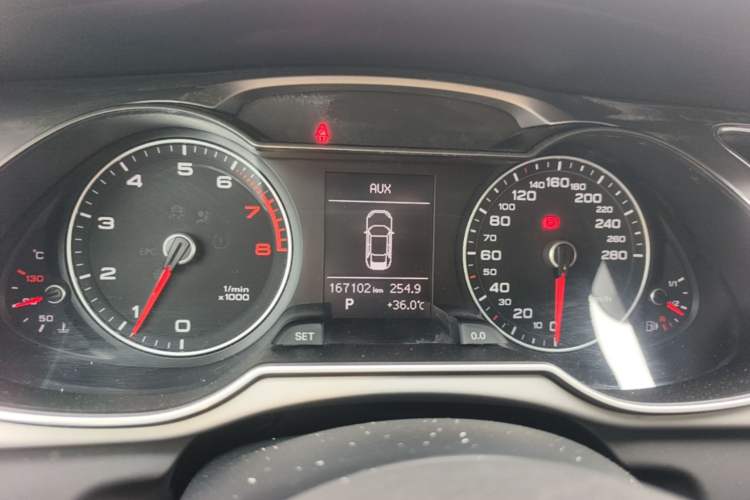 Used Audi A4L 2013 35 TFSI Automatic Comfort Model Instrument Cluster