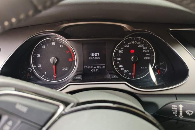 Used Audi A4L 2013 35 TFSI Automatic Comfort Model Instrument Cluster