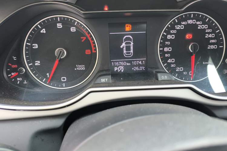 Used Audi A4L 2013 40 TFSI quattro Individual Sport Edition Odometer Close Up