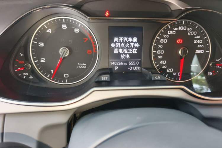 Used Audi A4L 2013 35 TFSI Automatic Standard Model Odometer Close Up