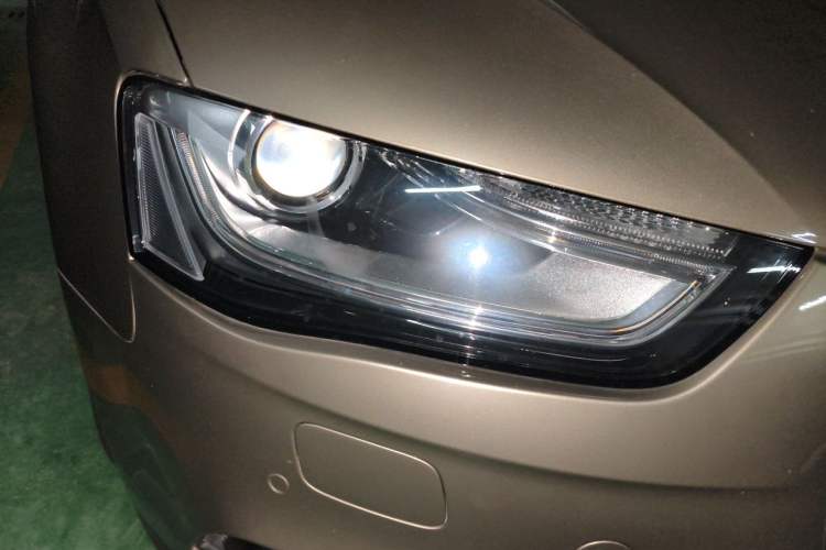 Used Audi A4L 2013 35 TFSI Automatic Standard Model Right Front Headlight