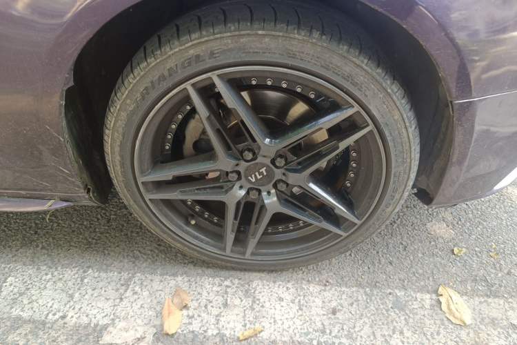 Used Audi A4L 2013 35 TFSI Automatic Standard Model Right Front Wheel Hub