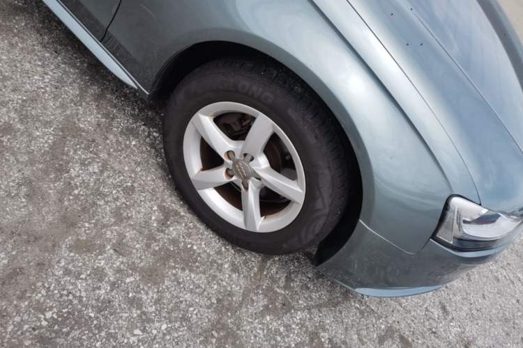 Used Audi A4L 2013 35 TFSI Automatic Comfort Model Right Front Wheel Hub