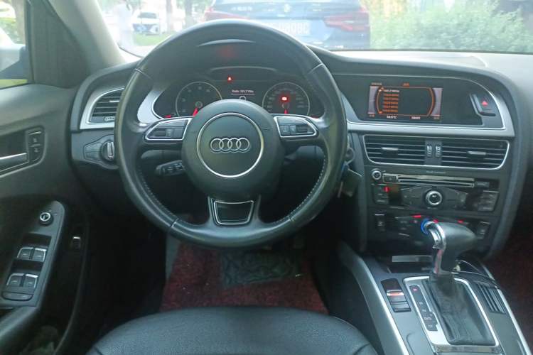 Used Audi A4L 2013 40 TFSI quattro Individual Sport Edition Steering Wheel