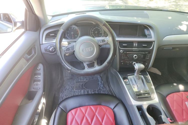 Used Audi A4L 2013 35 TFSI Automatic Standard Model Steering Wheel