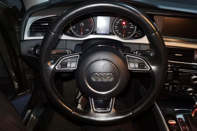Used Audi A4L 2013 40 TFSI quattro Individual Sport Edition Steering Wheel
