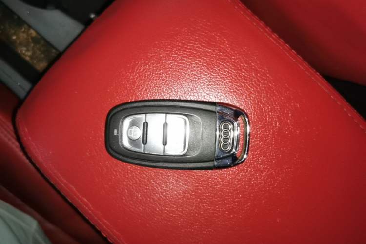 Used Audi A4L 2013 35 TFSI Automatic Standard Model Vehicle Key
