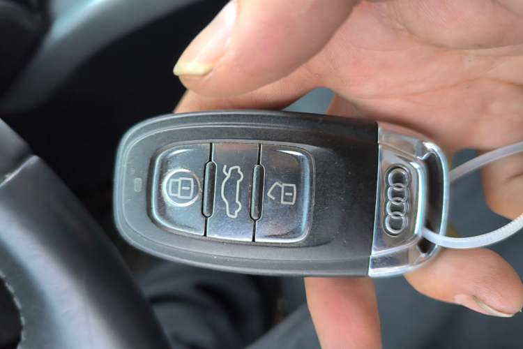 Used Audi A4L 2013 40 TFSI quattro Individual Sport Edition Vehicle Key