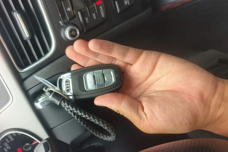 Used Audi A4L 2013 35 TFSI Automatic Comfort Model Vehicle Key
