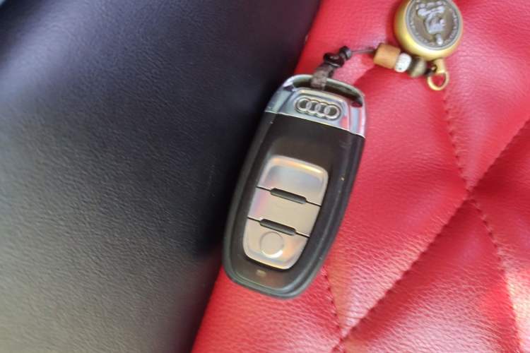 Used Audi A4L 2013 35 TFSI Automatic Standard Model Vehicle Key